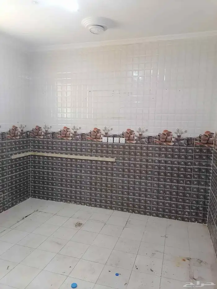 للبيع عماره سكنيه مساحتها 405م دورين 4 شقق داخل الحد 8