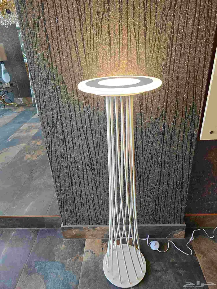 طاولات حديد مع إضاءة ليد 2