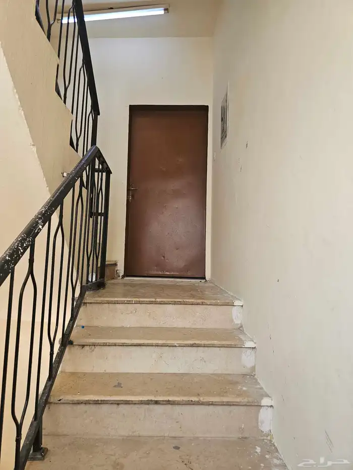 للبيع عمارة سكنية في حي العود 64 م 2