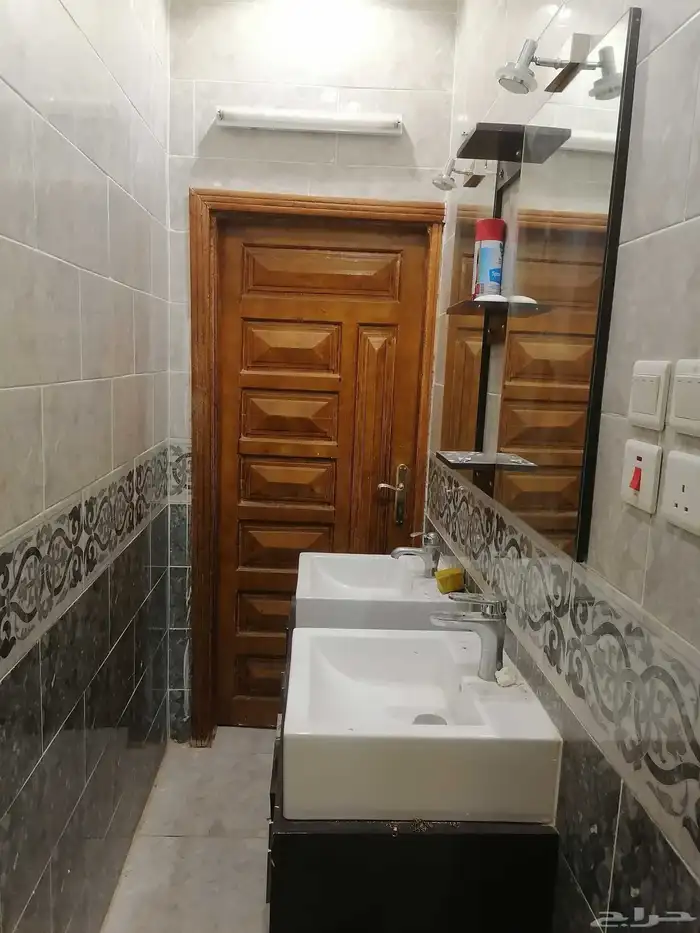 للبيع عماره سكنيه مساحتها 405م دورين 4 شقق داخل الحد 13