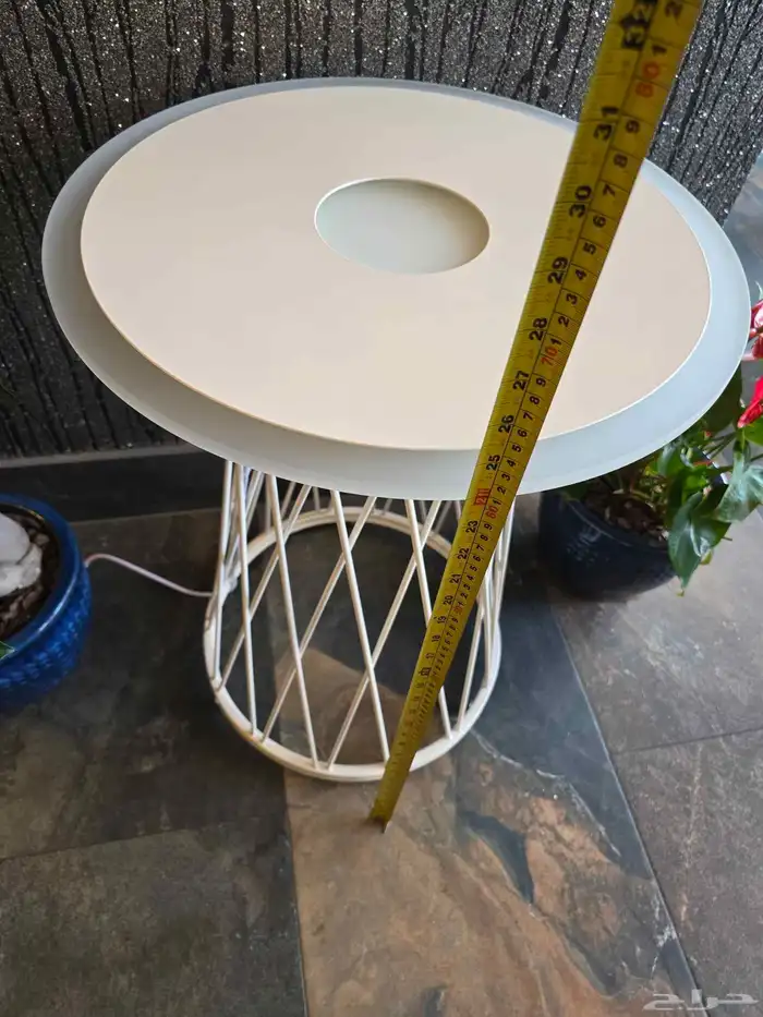 طاولات حديد مع إضاءة ليد 6