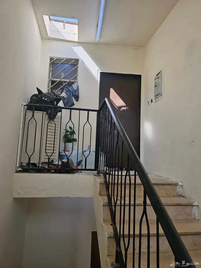 للبيع عمارة سكنية في حي العود 64 م 4
