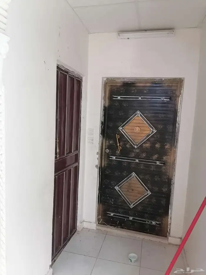 للبيع عماره سكنيه مساحتها 405م دورين 4 شقق داخل الحد 2