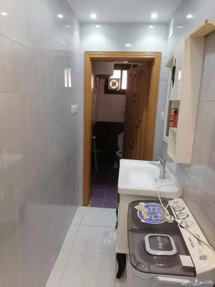 للبيع عماره سكنيه مساحتها 405م دورين 4 شقق داخل الحد 7