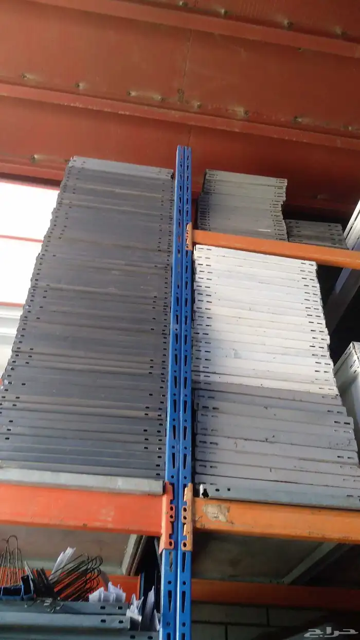 كل انواع الرفوف والعلب والسلال والعلب والتعاليق لدينا 6