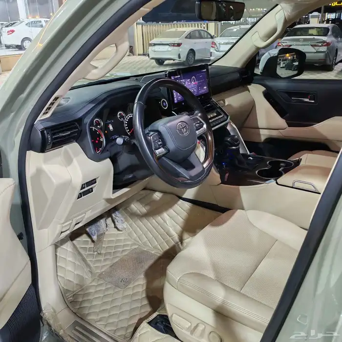 لاندكروزر GXR L4 بنزين 2023 6