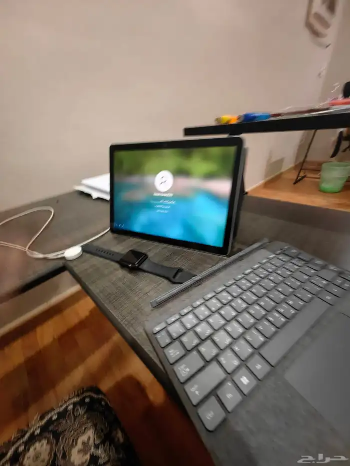 Microsoft surface 3 Apple watch seris 3 مع كيبورد وقلم 1