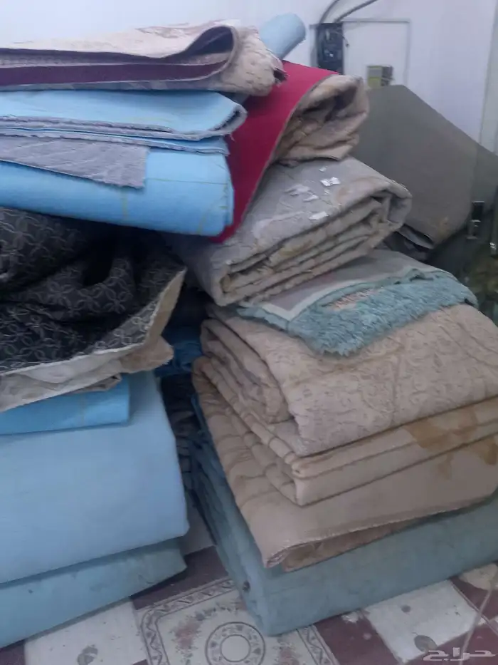 السلام عليكم يحتاجون سجاد ا قديم ا لتربية الماعز والأغنام لذ 1
