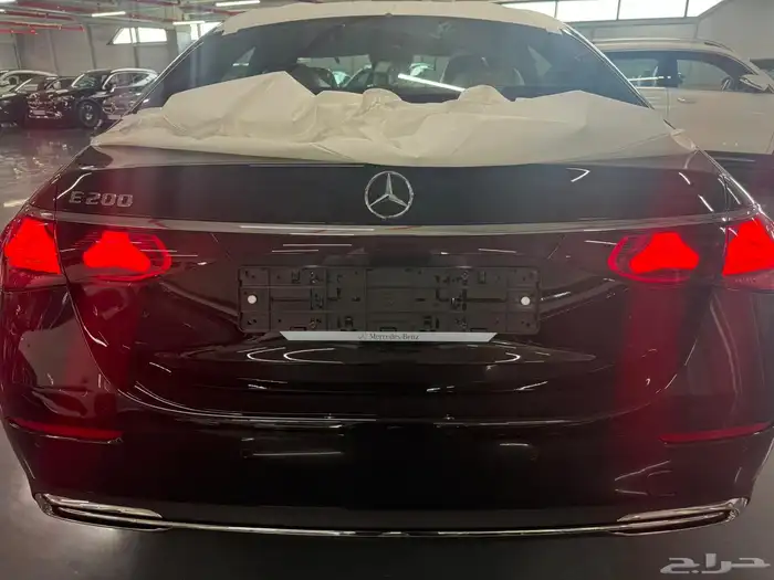 2025 مرسيدس E200 1