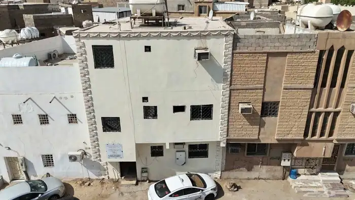 للبيع عمارة سكنية في حي العود 64 م 3