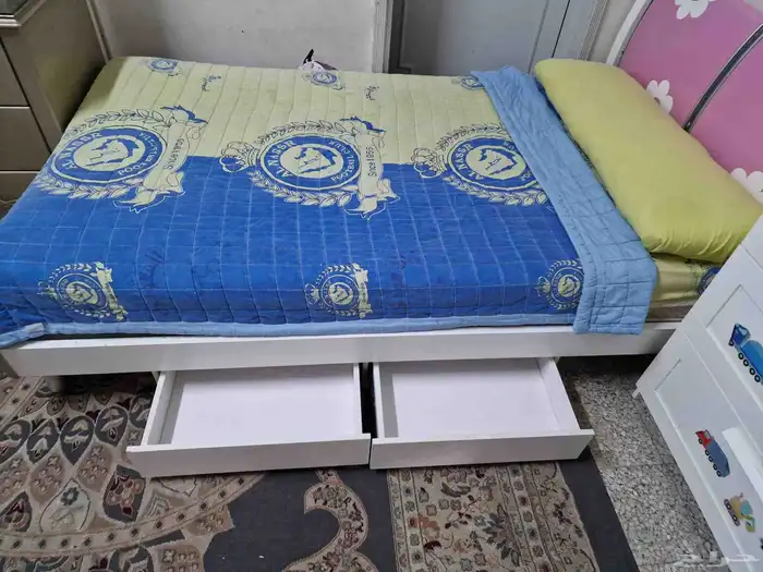 غرفة نوم كنب. كراسي ايكيا 5