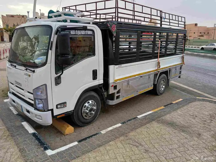 السلام عليكم ورحمة الله توجد دينا لنقل جميع الأغراض داخل وخا 0
