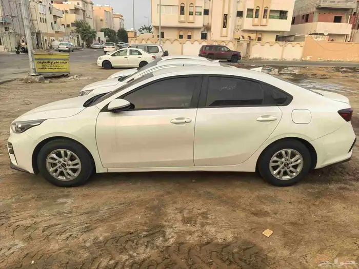 للبيع سيراتو 2020 شبه جديده 1