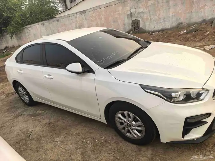 للبيع سيراتو 2020 شبه جديده 3