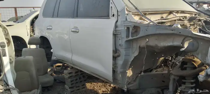 يوجد لدينا جميع انواع قطع غيار السيارات المستخدمه تشليح 5