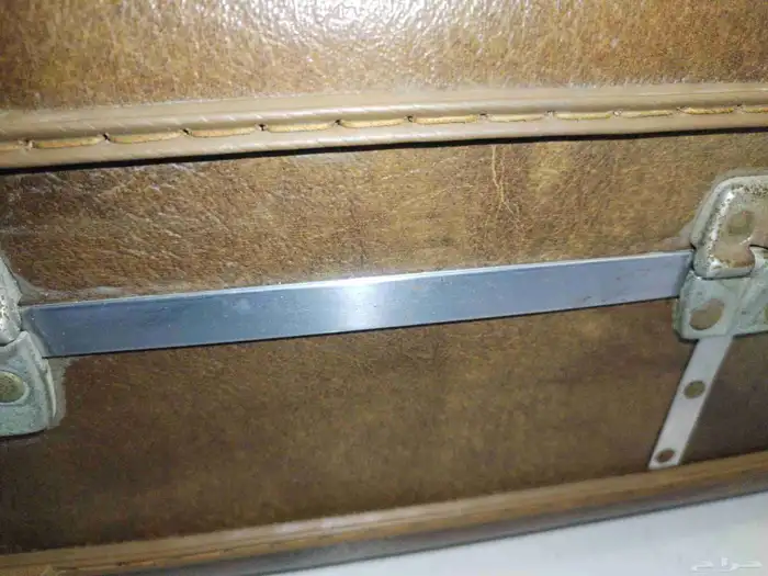 حقيبة سفر يدويه American Tourister. قديمة جدا انتيك 2