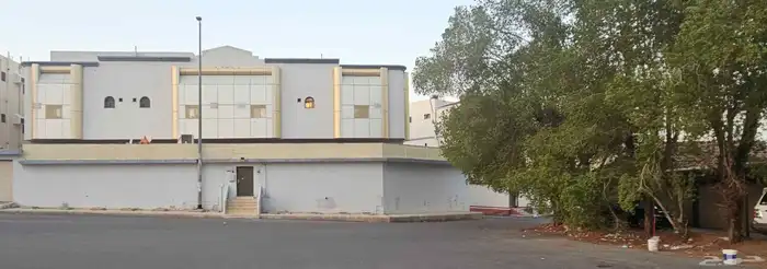 للبيع عماره سكنية شمال الاستاذ الرياضي (السلام ). 5