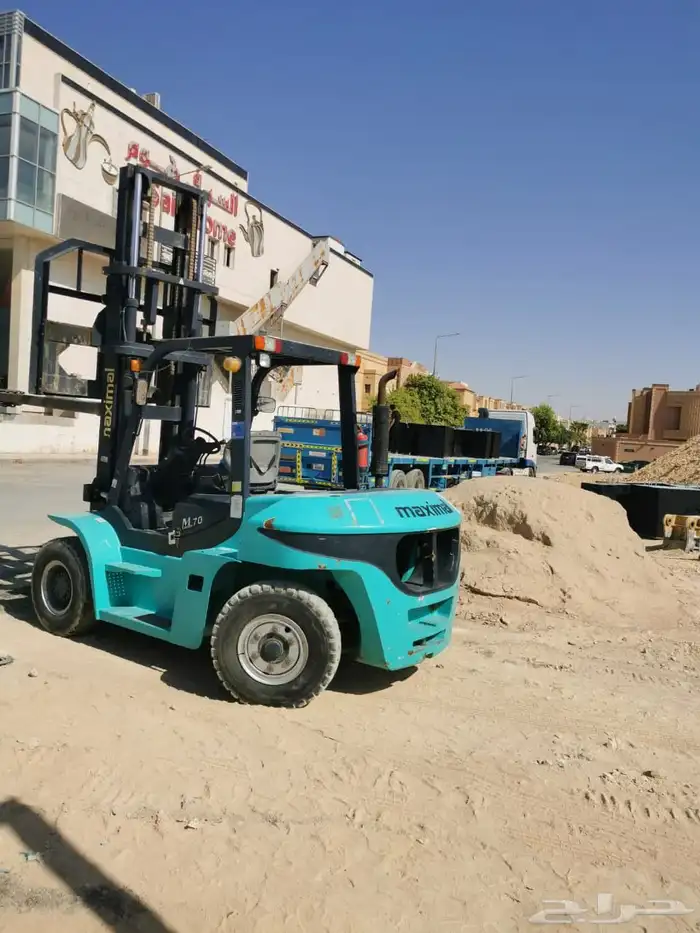 رائ لي  فور  لف  forklifts for rent 1
