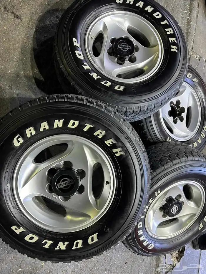 جنوط سنبوسه مع كفرات دنلوب مقاس 275.70.16 بترول فتك 0