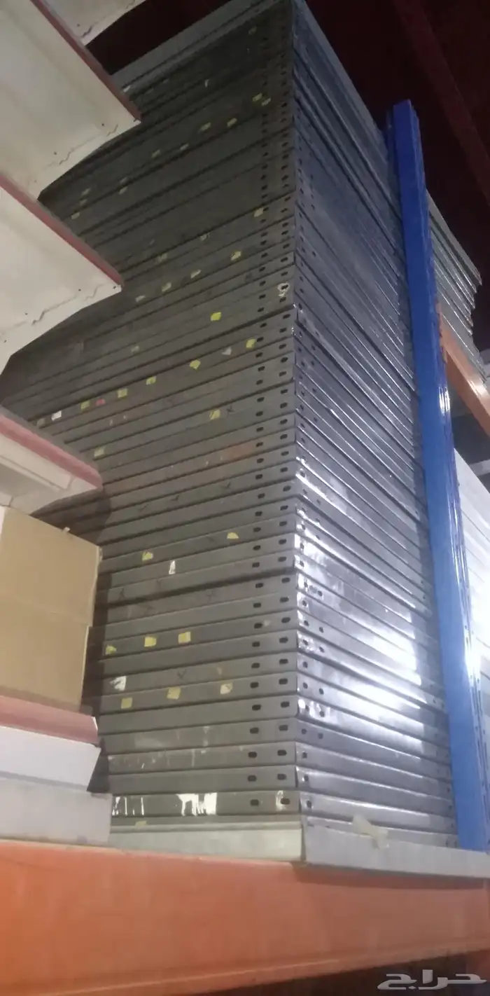 رفوف متنوعة باحجام واشكال مختلفة مستخدم وجديد بسعر مناسب 2