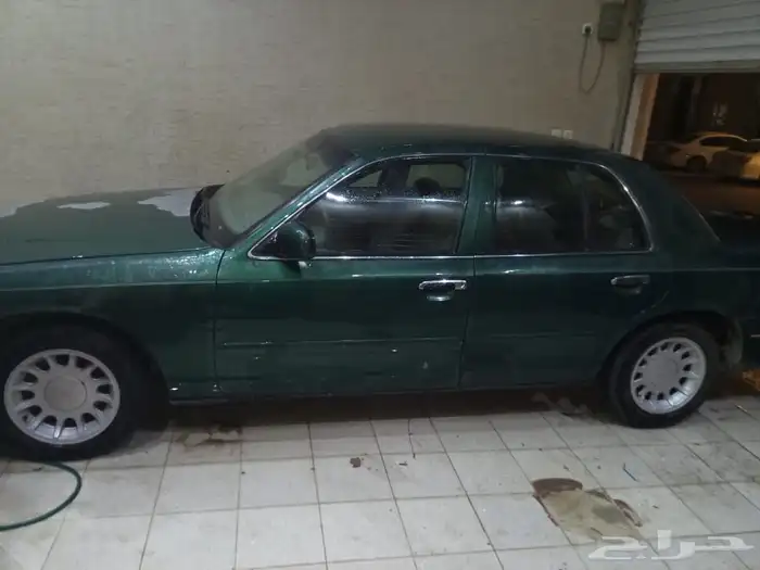 فورد كراون فكتوريا مديل 2000 0