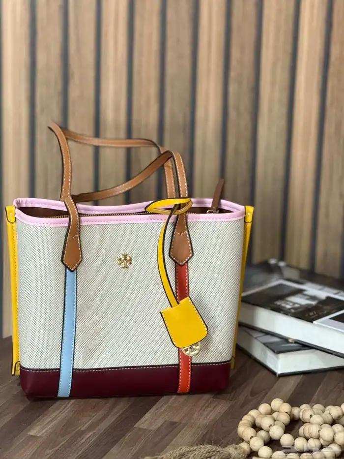 محفظات وشنط ماركه 33