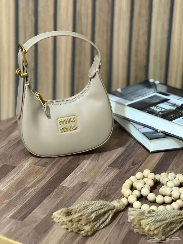 محفظات وشنط ماركه 20