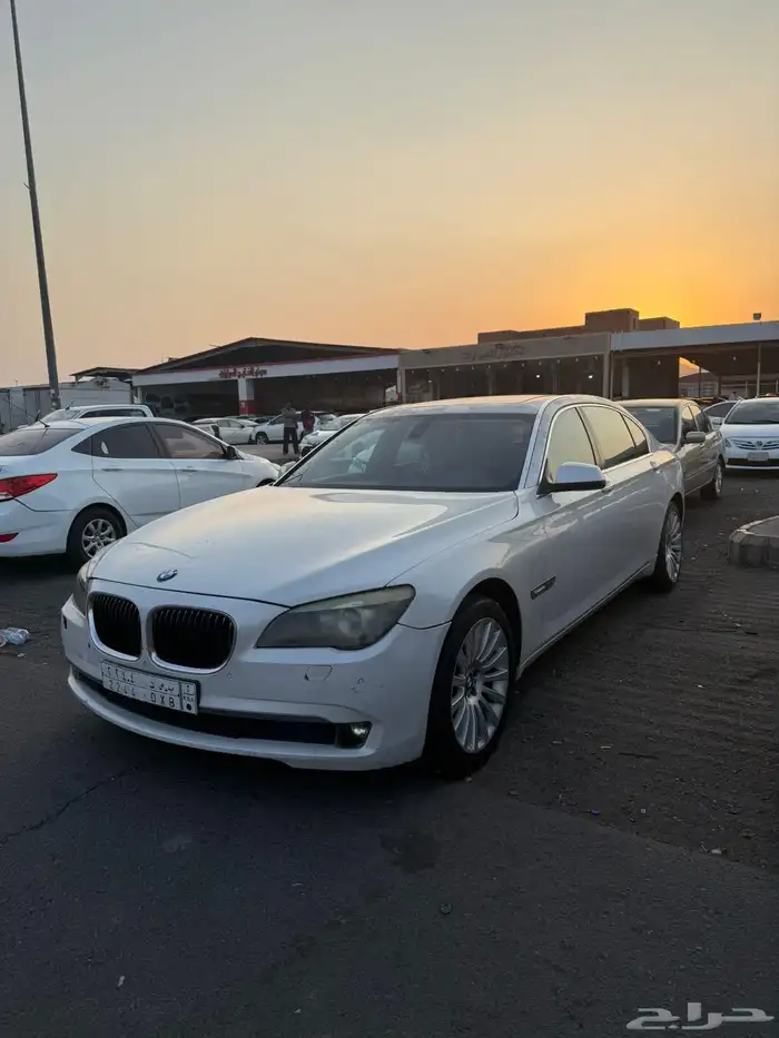 للبيع مستعجل BMW 2011 فل كامل موصفات خاصه من دون تيربو نظيفة 0