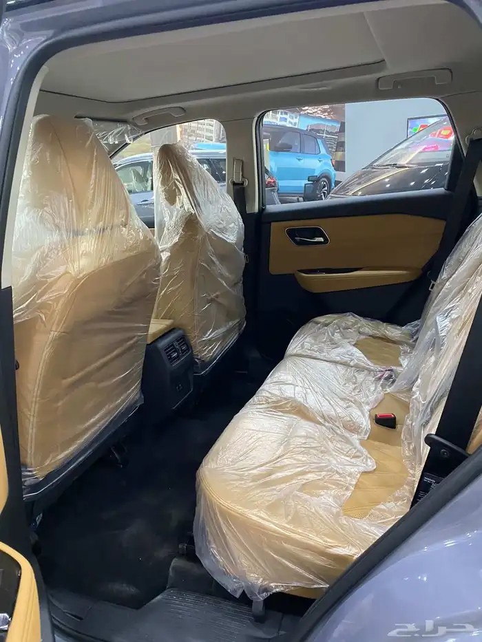 نيسان اكستريل SV بلس لون ابيض سقف اسود جديد اصفار 6