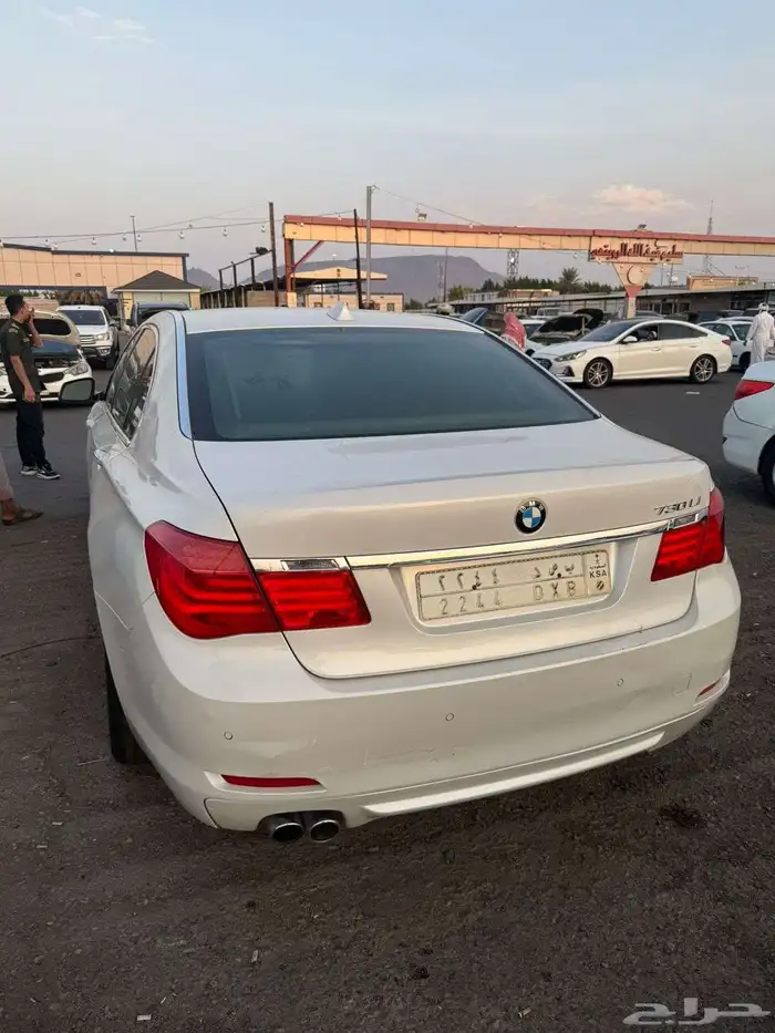 للبيع مستعجل BMW 2011 فل كامل موصفات خاصه من دون تيربو نظيفة 5