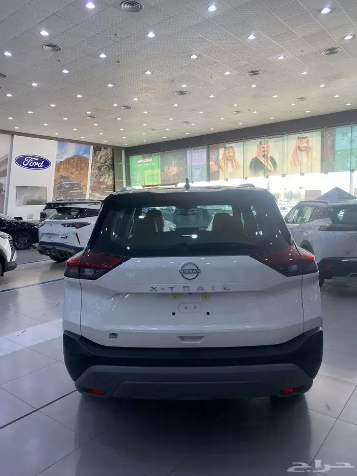 نيسان اكستريل SV بلس لون ابيض سقف اسود جديد اصفار 3