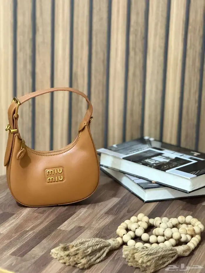 محفظات وشنط ماركه 22