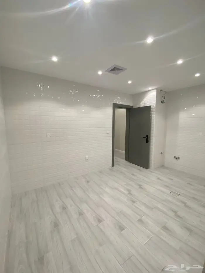 عرض على اخر شقة تمليك في العمارة 1