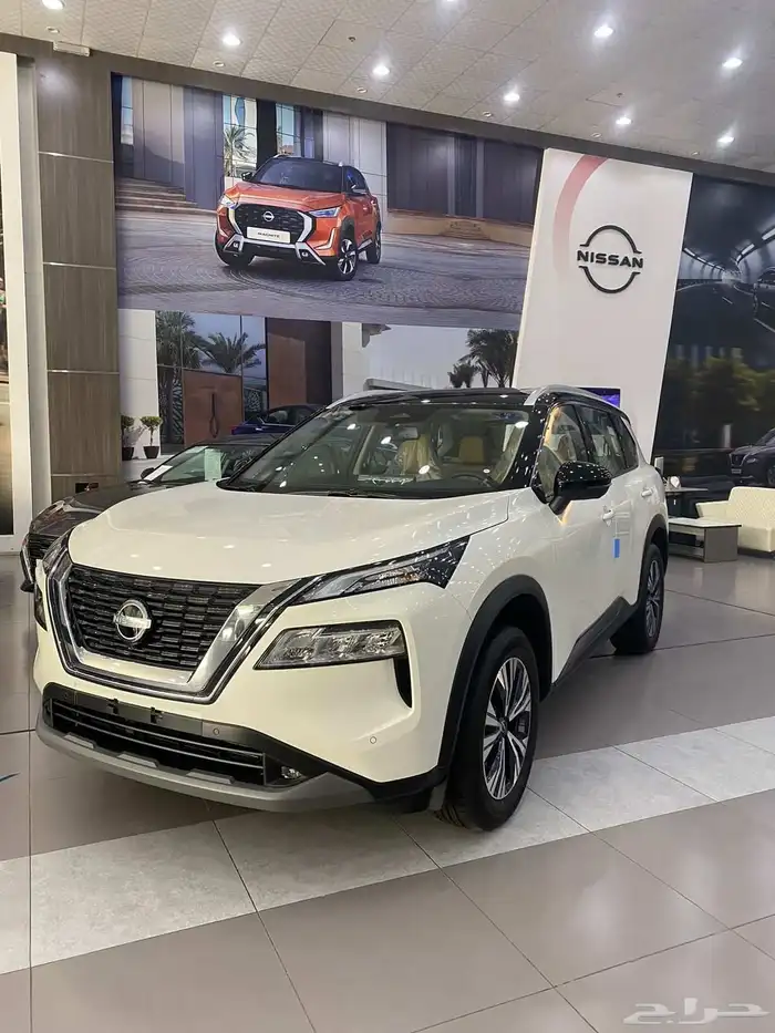 نيسان اكستريل SV بلس لون ابيض سقف اسود جديد اصفار 0