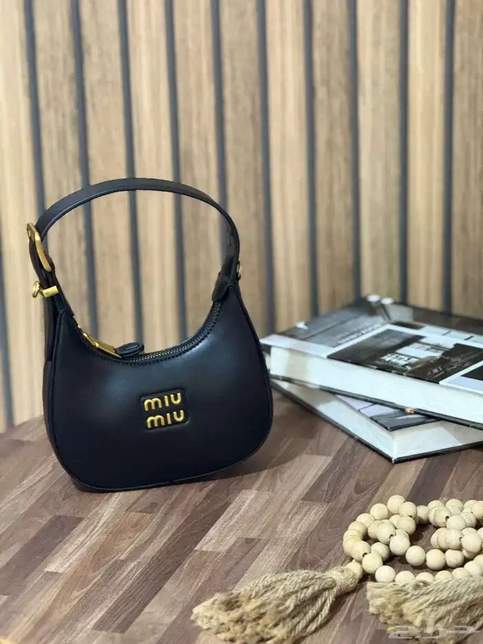 محفظات وشنط ماركه 19