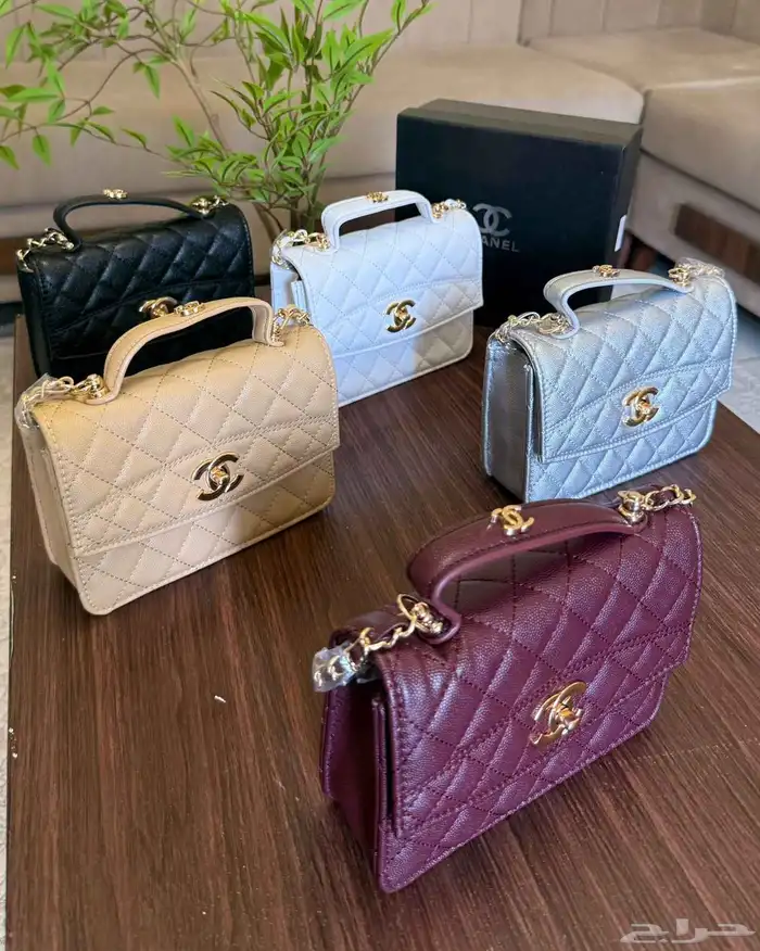 محفظات وشنط ماركه 17