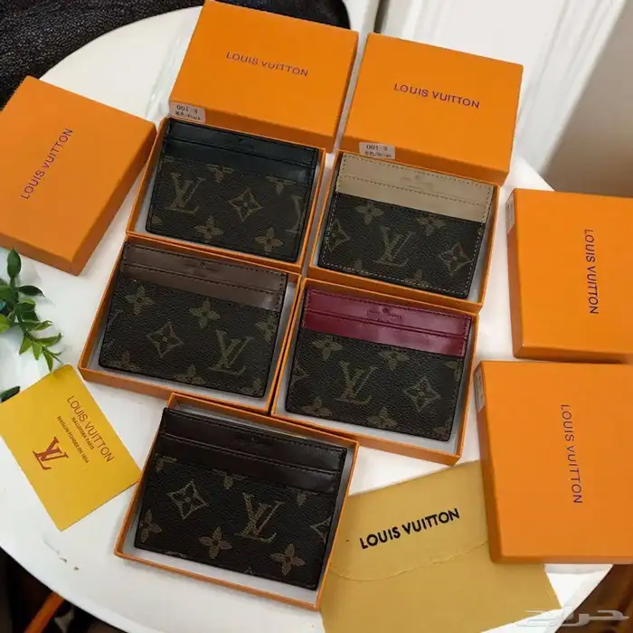 محفظات وشنط ماركه 4