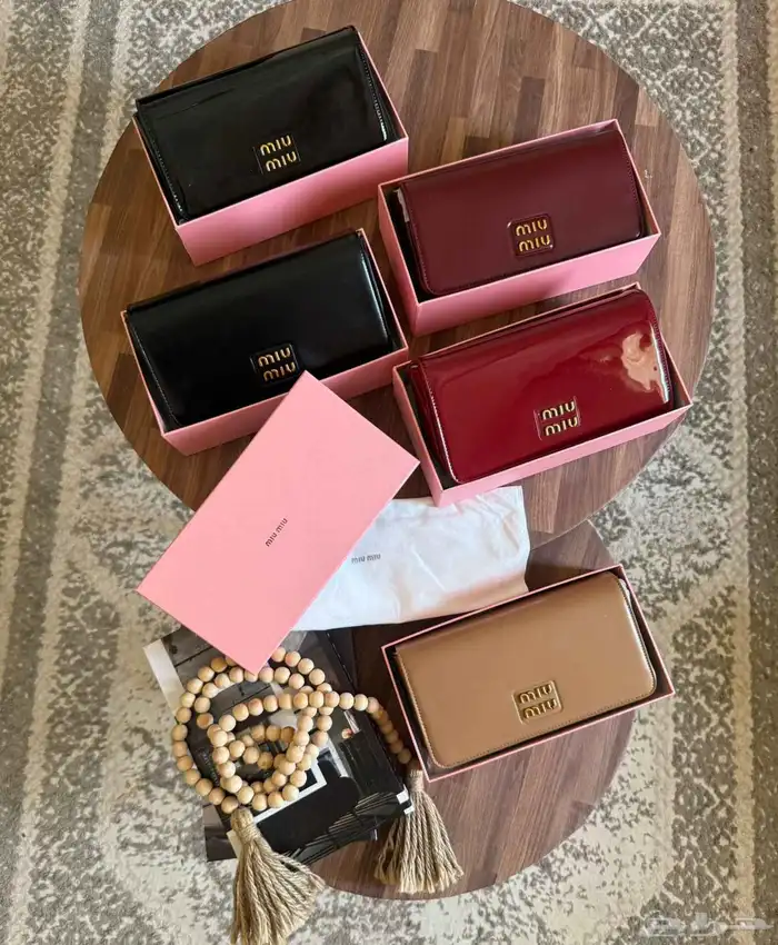 محفظات وشنط ماركه 27