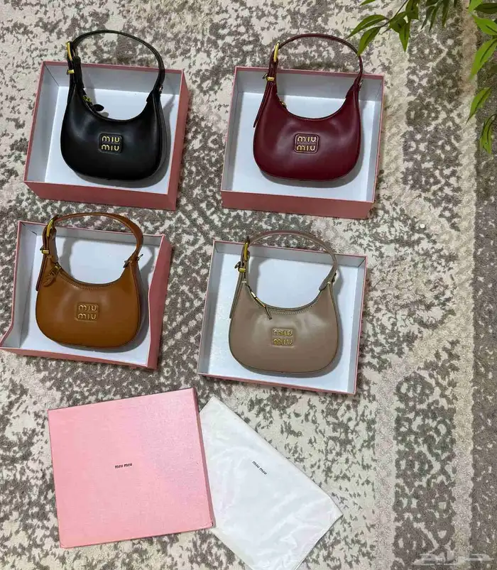 محفظات وشنط ماركه 23