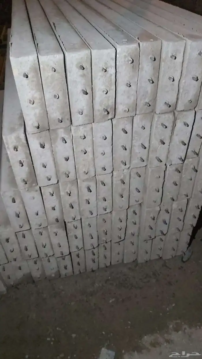 توريد جميع مواد بناء اسمنت رمل بلاط بندوره انترلوك مصدات عتب 28