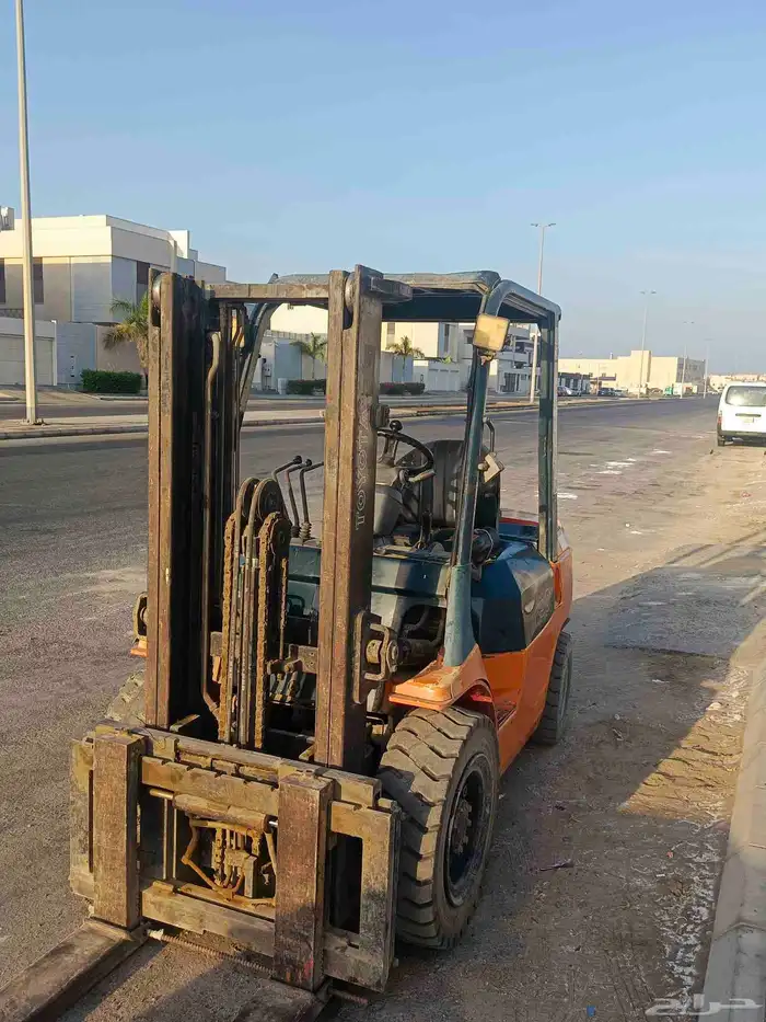 forklift available jaddah for rent daily weekly and monthly 1