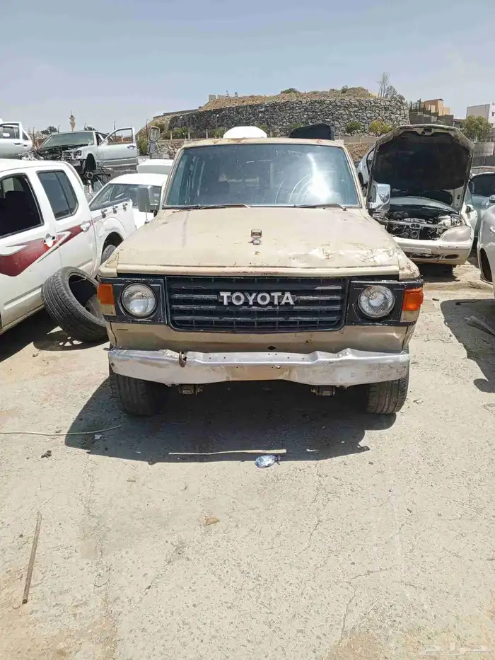 تويوتا صالون 86 تشليح قطع غيار 0