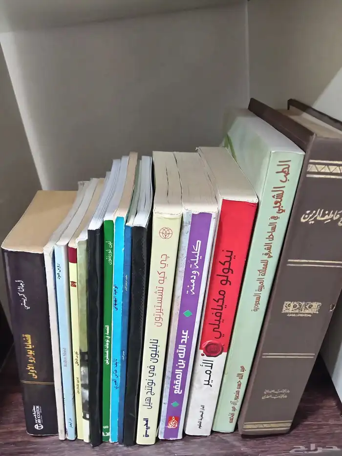 37 كتاب متنوع روايات وكتب ثقافية ومجلات قديمة ونادرة 0
