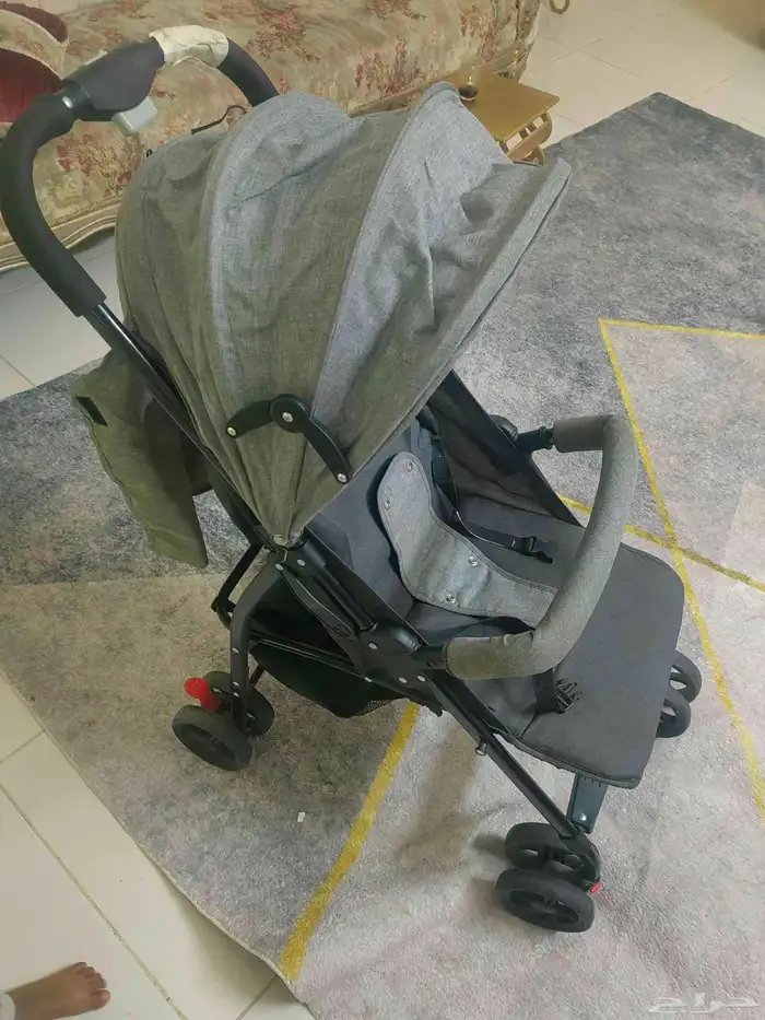 عربة أطفال مستعملة خفيف للبيع 2