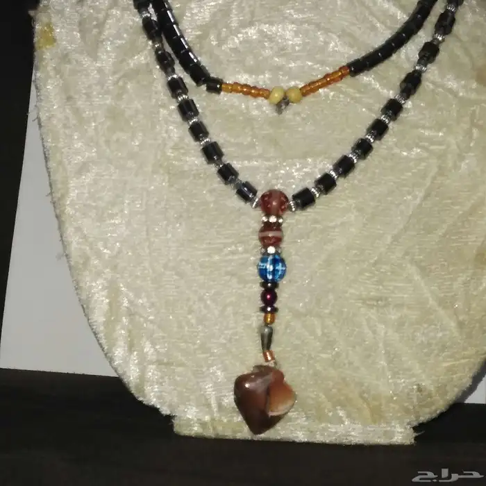 عقد نسائي شغل يدوي 2