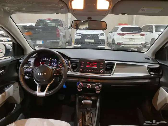 للبيع كيا ريو 2022 استاندر 8