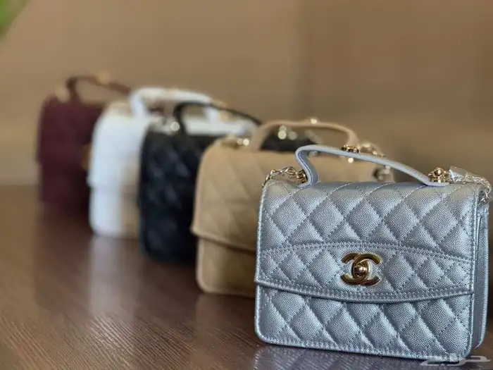 محفظات وشنط ماركه 16