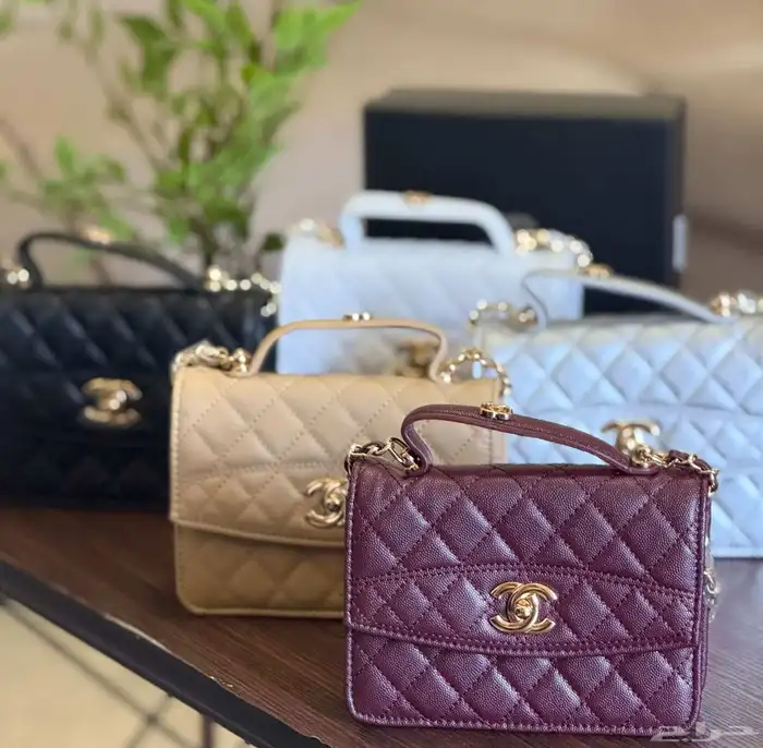 محفظات وشنط ماركه 35