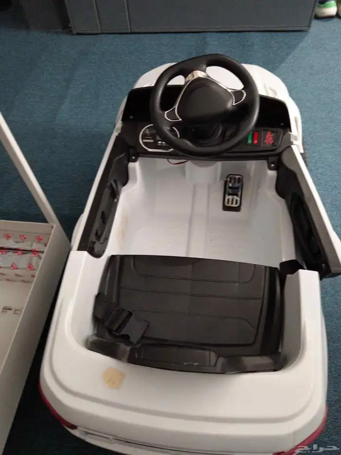 سياره العاب مع مرجيحة 0