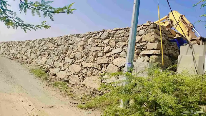 بوكلين لقص الاراضي والحفر والهدم العماير 1